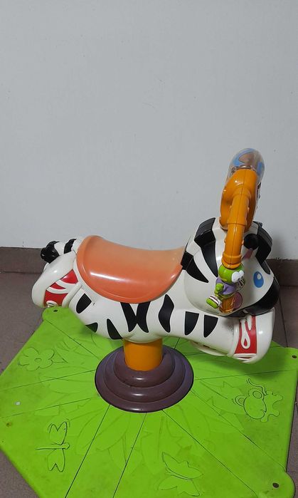 Zebra ginástica "saltitão"com luzes e música BARATO(brinquedo criança)