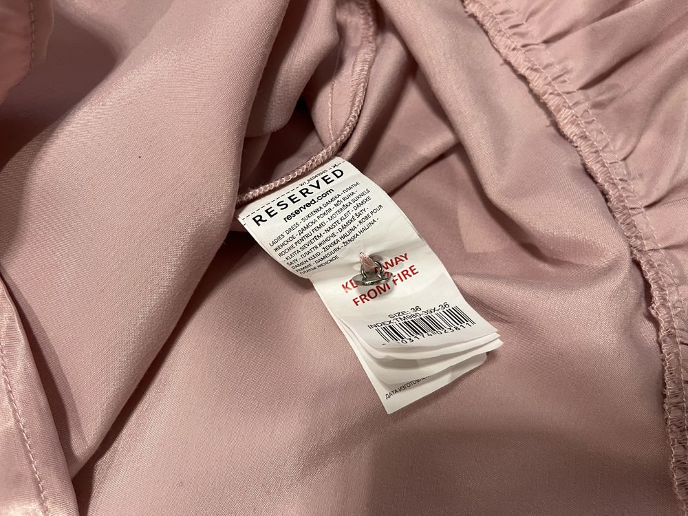 Sukienka falbanki pudrowy róż Reserved rozmiar S