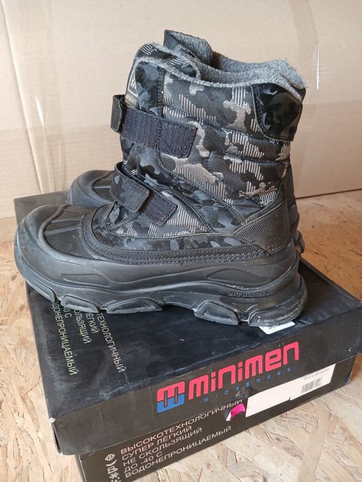 Зимові черевики фірми мінімен для підлітка