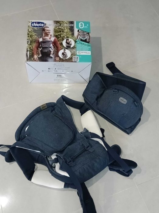 Carrinho de bebe, marsúpio e mobile de berço em excelente estado.