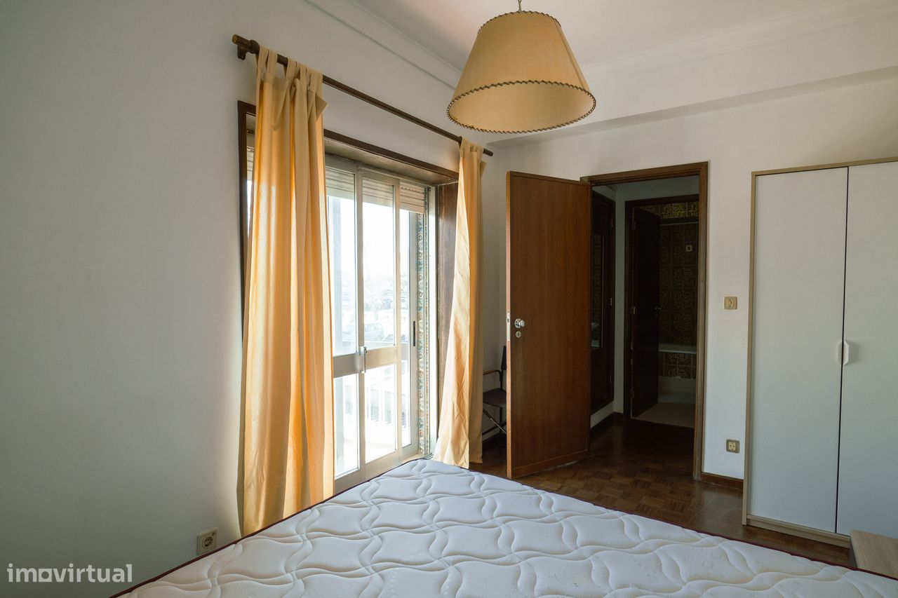 Apartamento T1 com duas varandas, mobilado, Bairro Gulbenkian, Aveiro