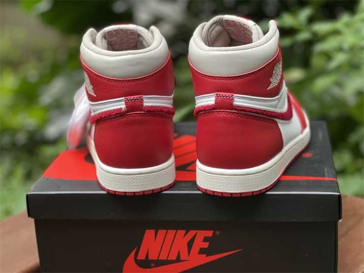 Air Jordan 1 High OG “Chenille”