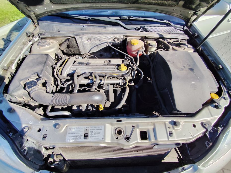 Opel Vectra C sedan 2.2 benzyna