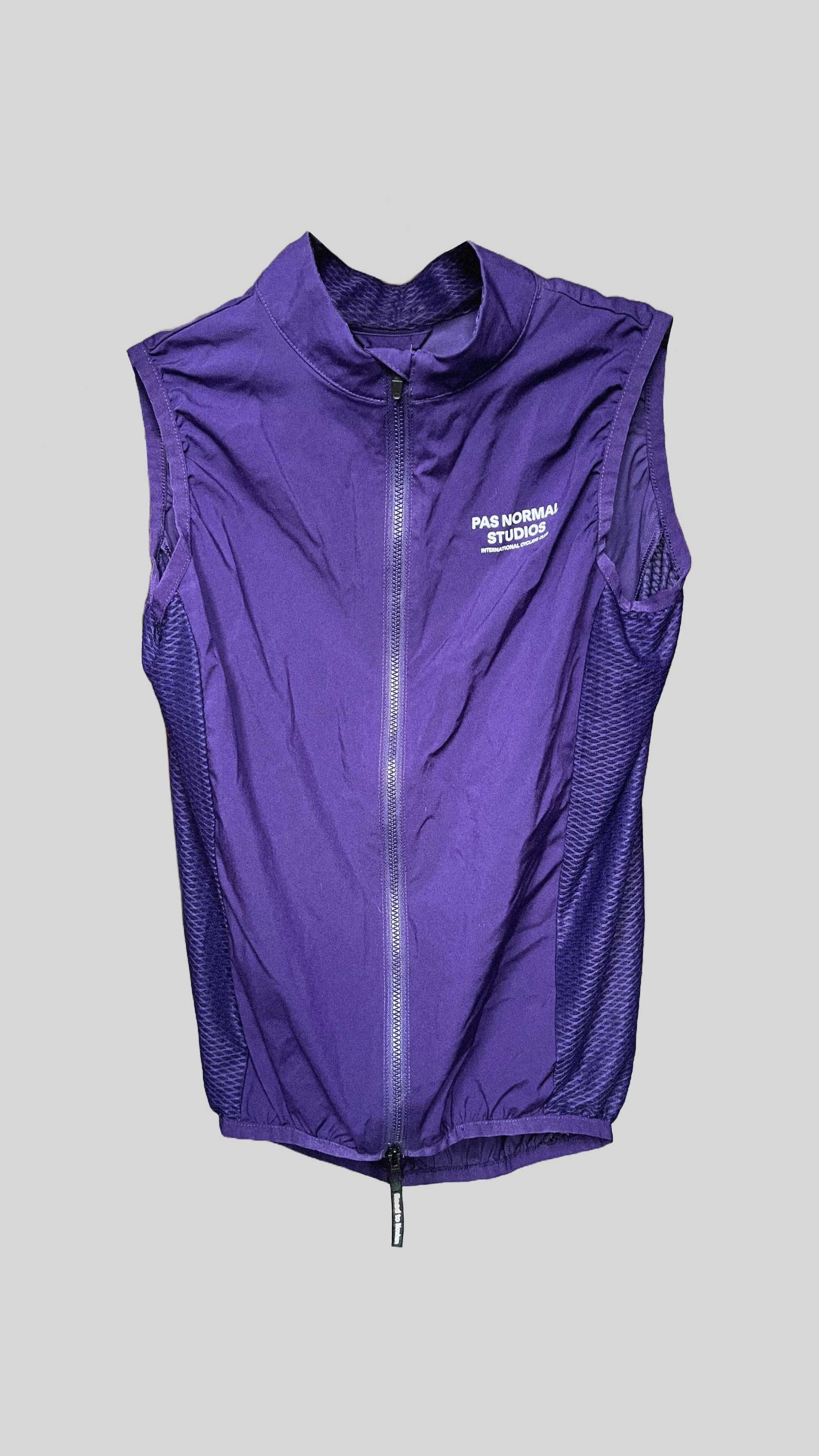 Pas Normal Studios / Men's Mechanism Stow Away Gilet
— Purple