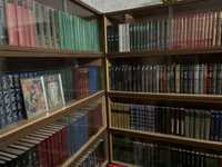 Бібліотека, більше 2000 книг