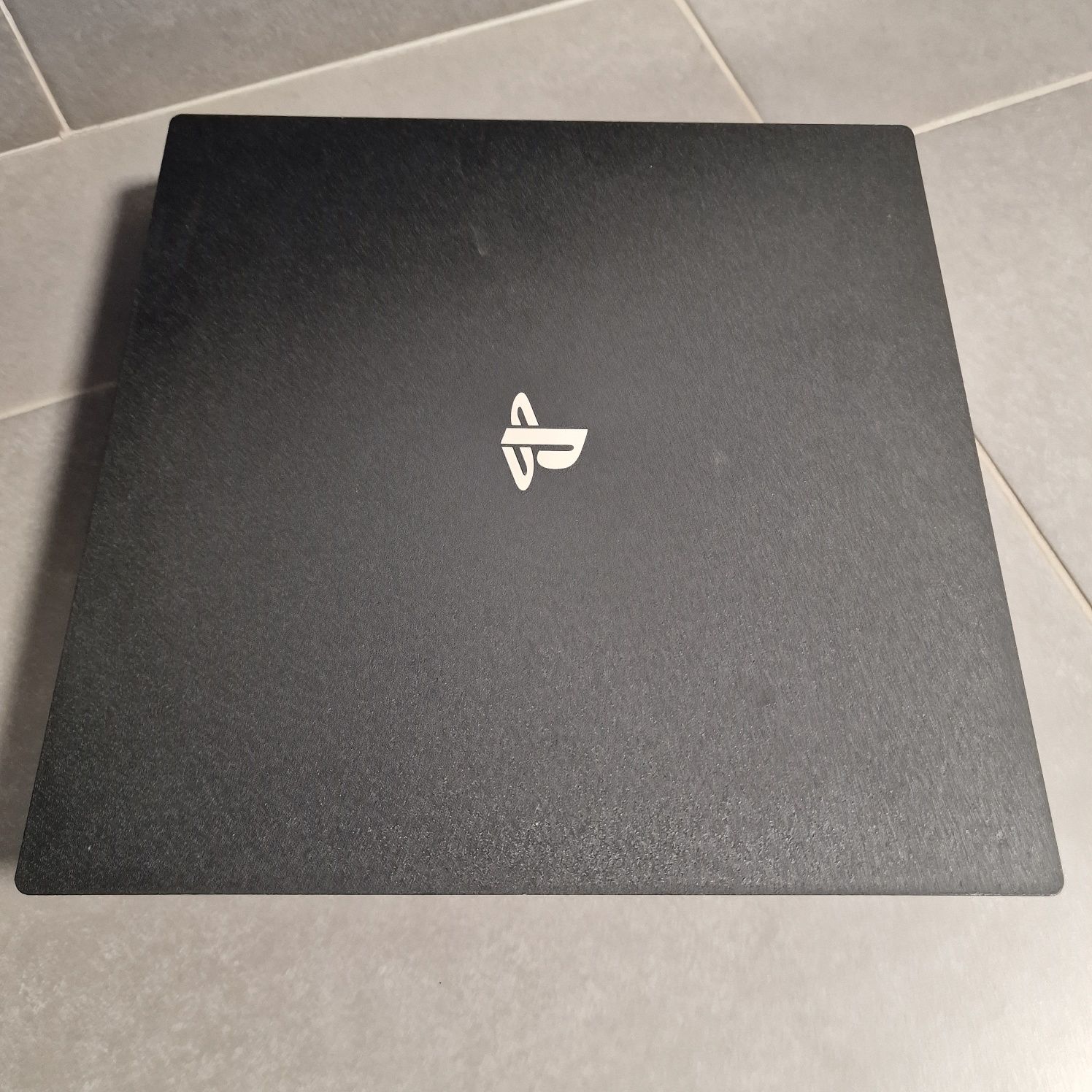 Vendo Playstation 4 Pro - 1 TB