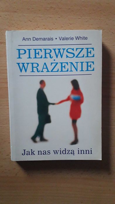 Pierwsze Wrażenie Ann Demarais White Valerie