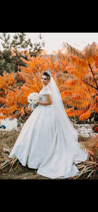 Весільна сукннЯ.