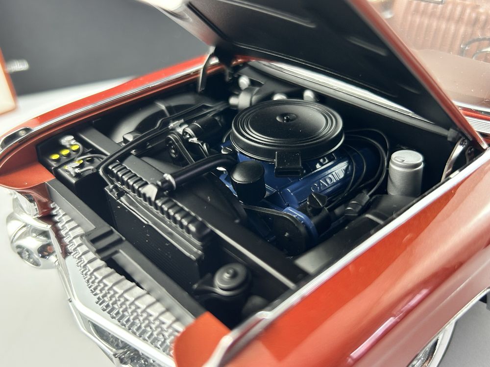 AUTOart Cadillac Series 62 1/18