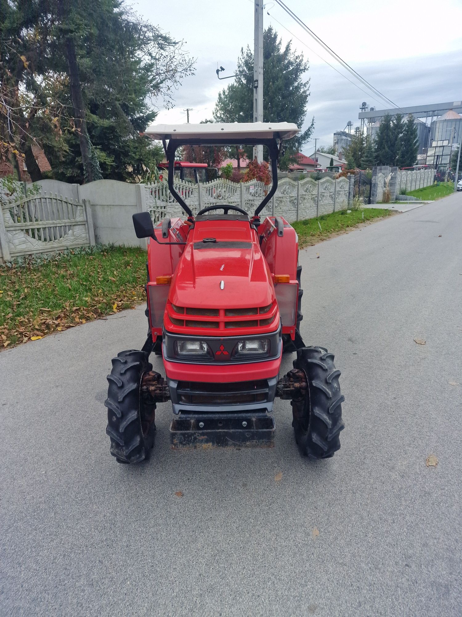 Traktor  traktorek japoński Mitsubishi MT 251