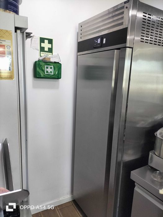 Congelador de coluna profissional GGM Gastro