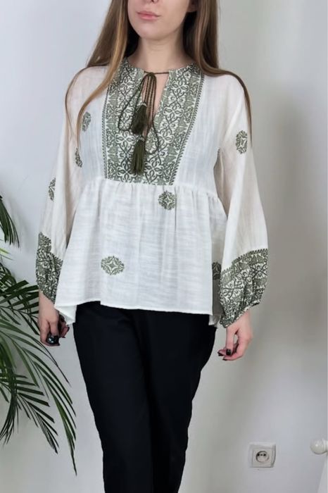 Стильний свитшот від  ZARA