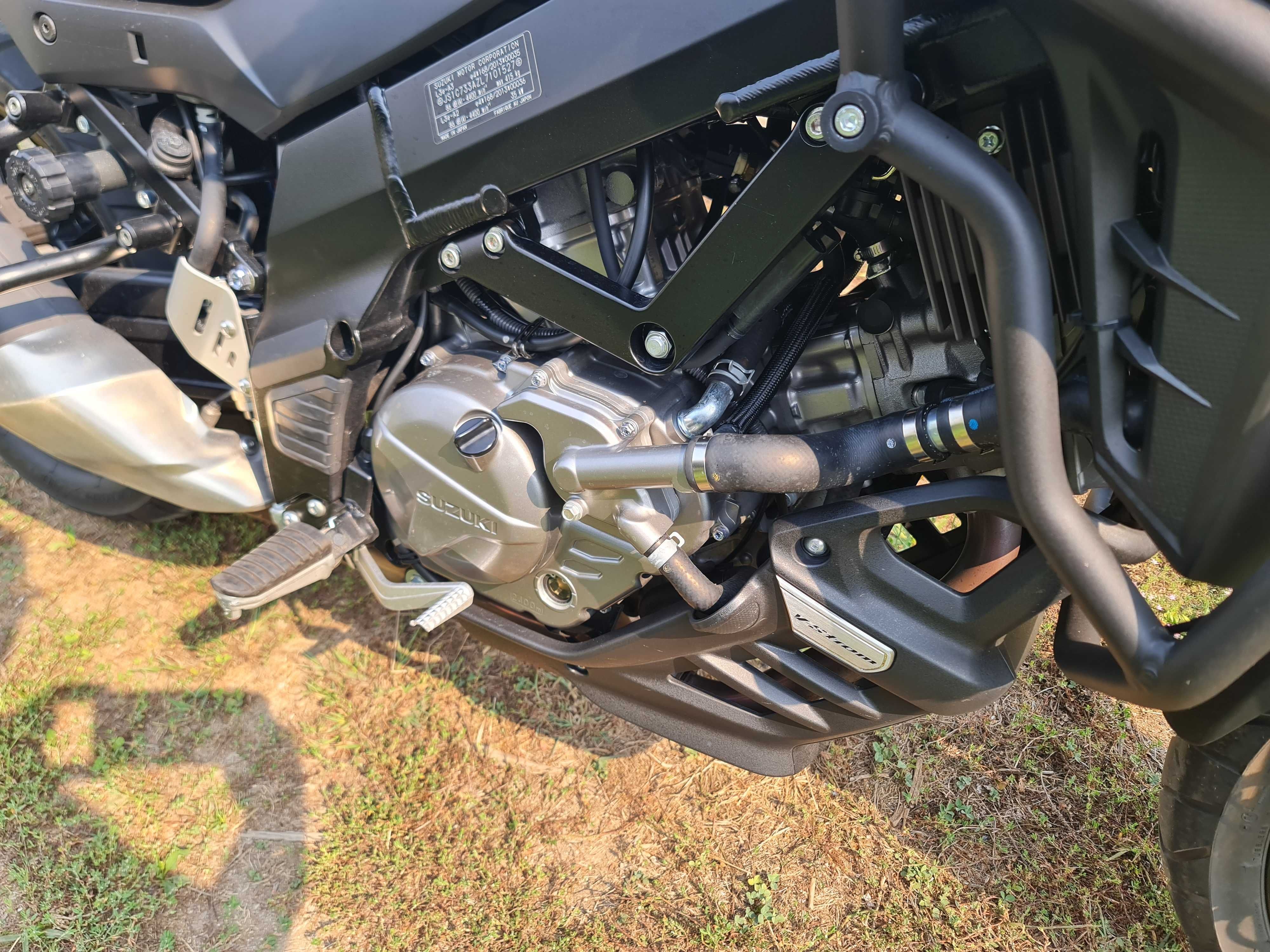 V-Strom 650 - ano 2020 - kms7300