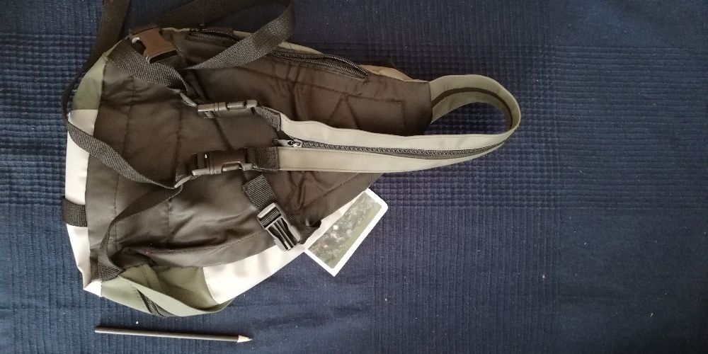 Mochila Trespass Nova com etiqueta