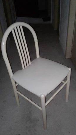 Cadeira branca ( Grande Robusta )