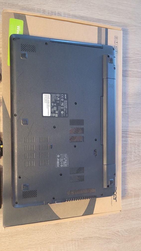 Laptop ACER Aspire E 15, dysk o pojemności 1 terabajt