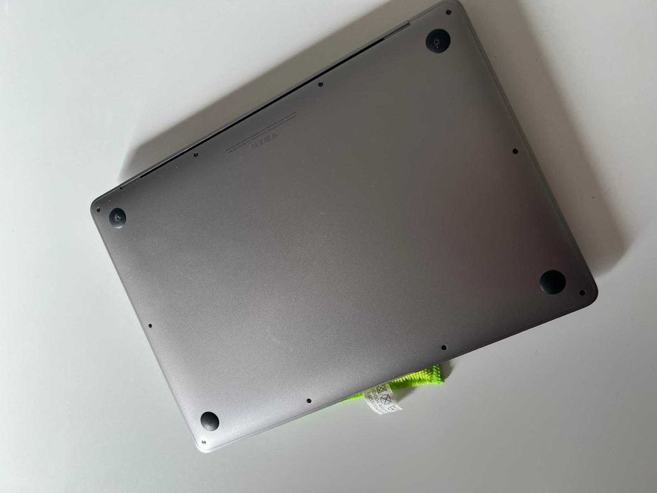 MacBook Air 2020 M1 - 13,3" /8 GB / 256 GB SSD