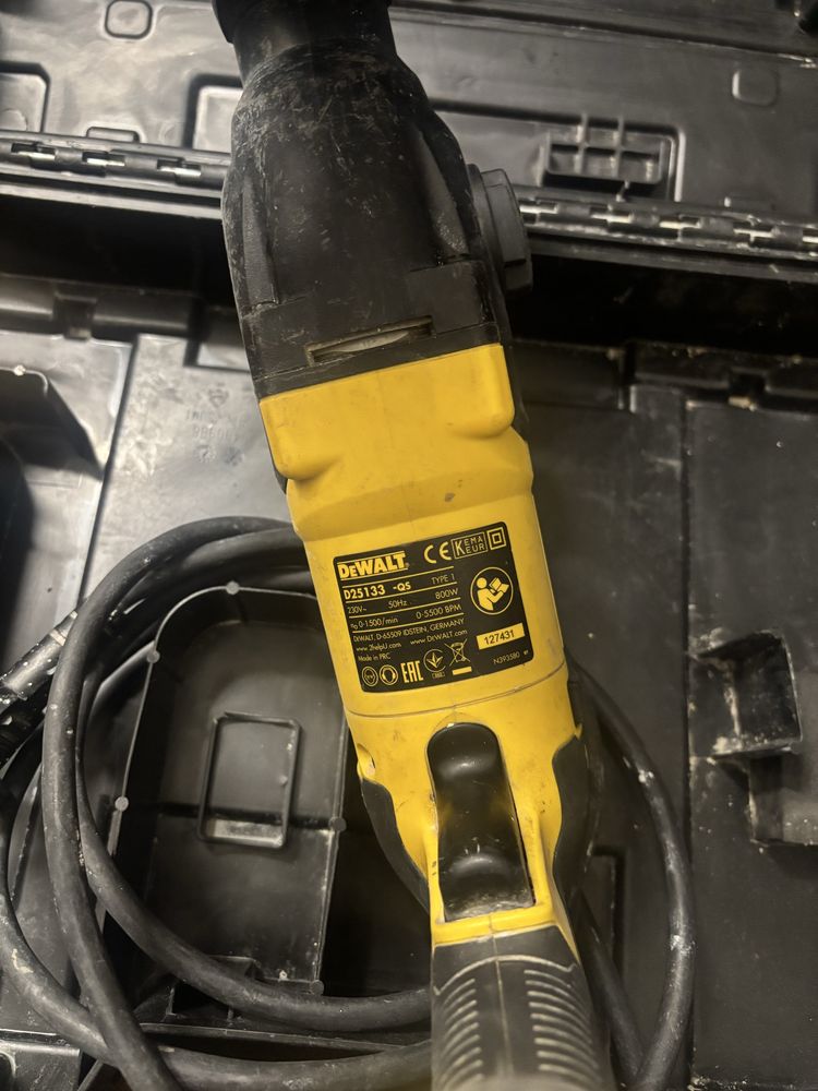 Młotowiertarka DeWalt D25133K-QS SDS-Plus – jak nowa! TYLKO TERAZ!