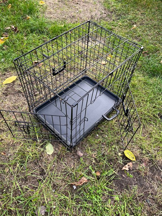 Czarna klatka dla psa