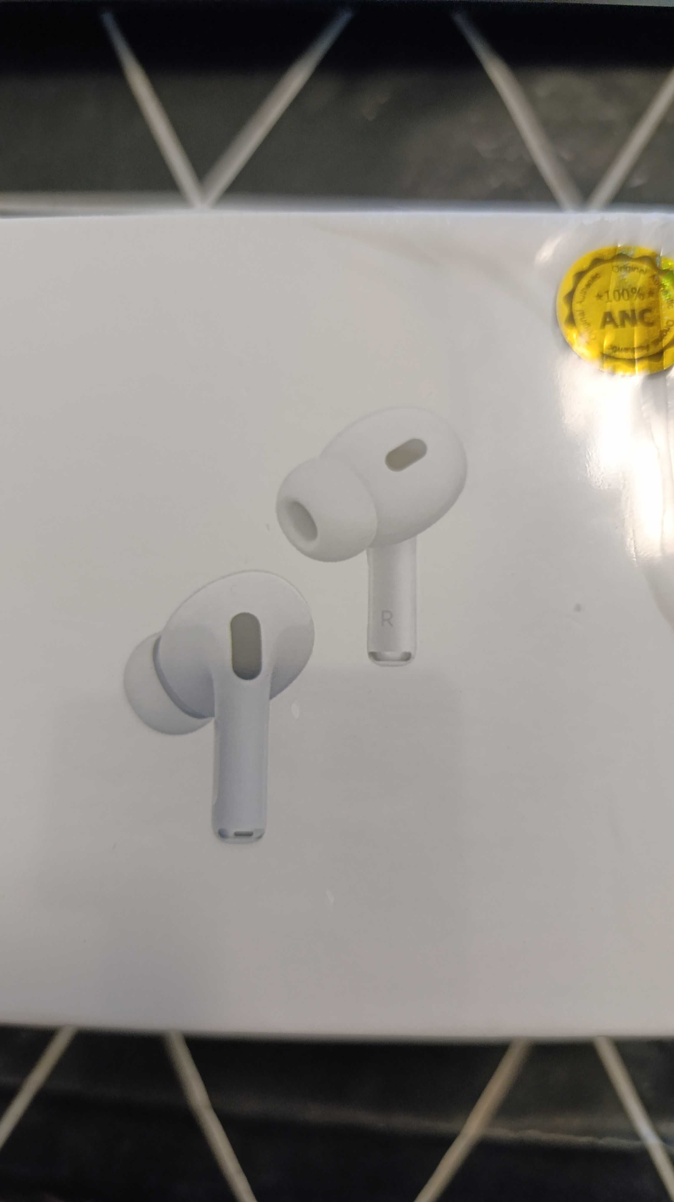 Słuchawki bezprzewodowe dokanałowe Apple AirPods Pro