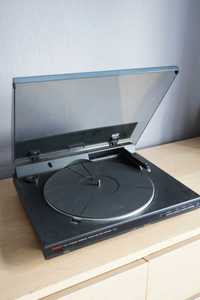 Gramofon Luxman P-102