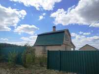 Продається будинок з двома земельними ділянками