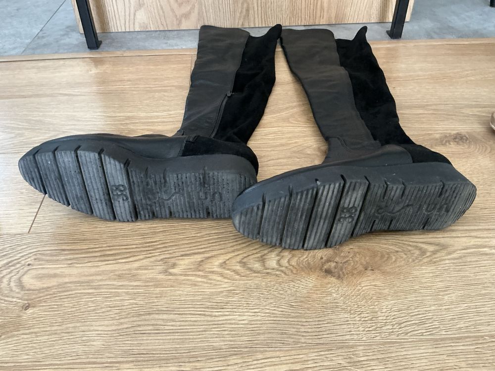 Buty damskie r. 38. Wysokie, czarne muszkieterki, skora i zamsz.