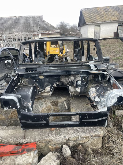 Автозапчастини до Hummer (Хаммер) H-2. 
Кузов 2006г.
 Кузов.