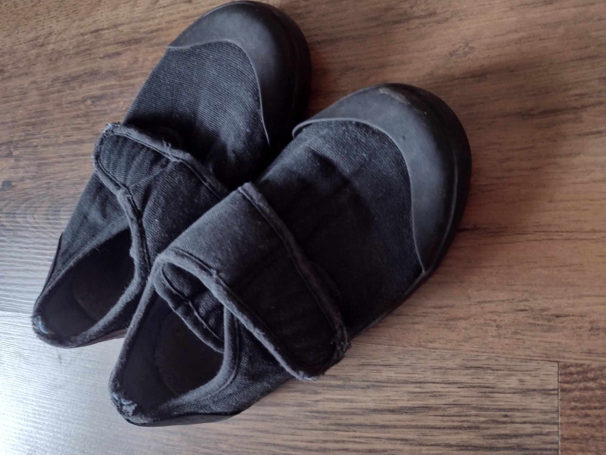 Buty kapcie czarne
