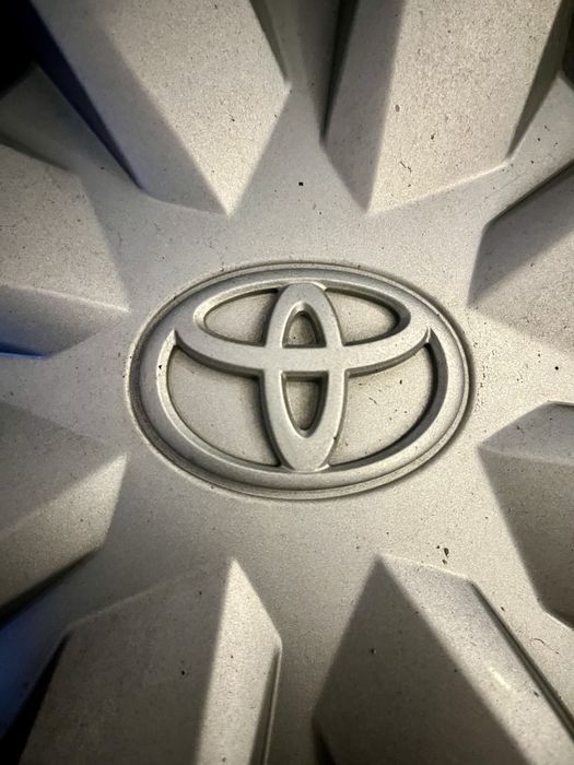 Oryginalne kołpaki Toyota 15 4 sztuki komplet