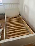 Cama solteiro branca