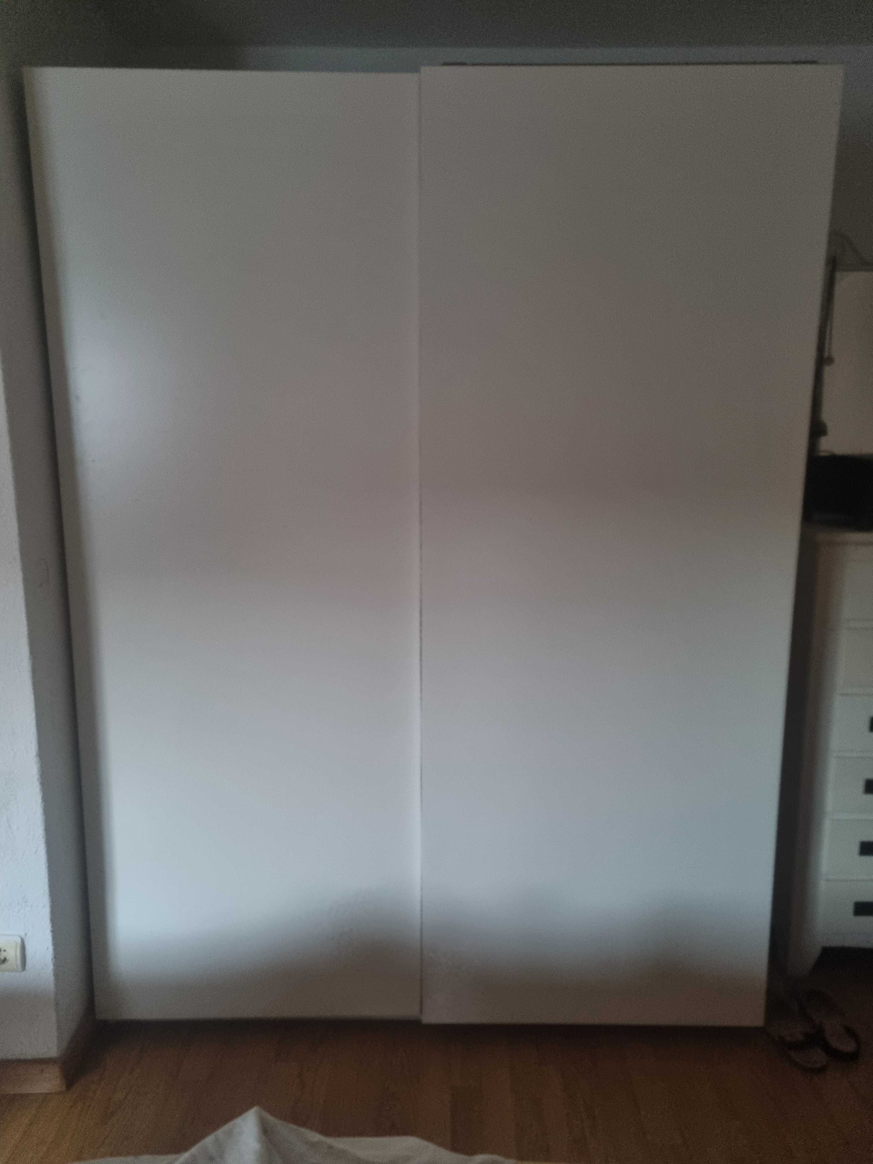 Roupeiro. .IKEA.