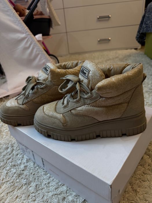 Жіноче взуття 39 розмір зима