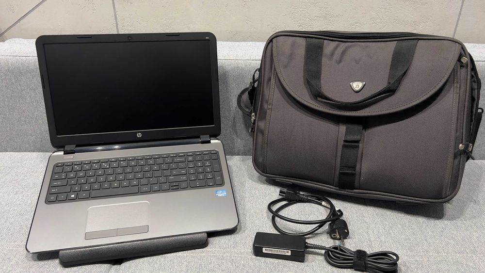 Laptop HP 250 G3 + dodatki