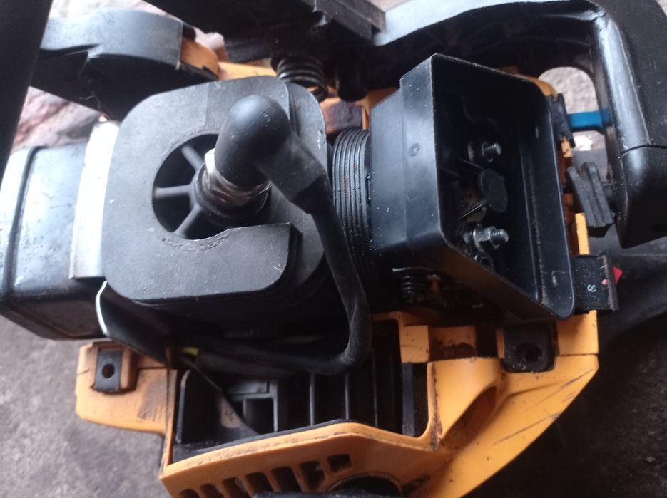 Продам бензопилу