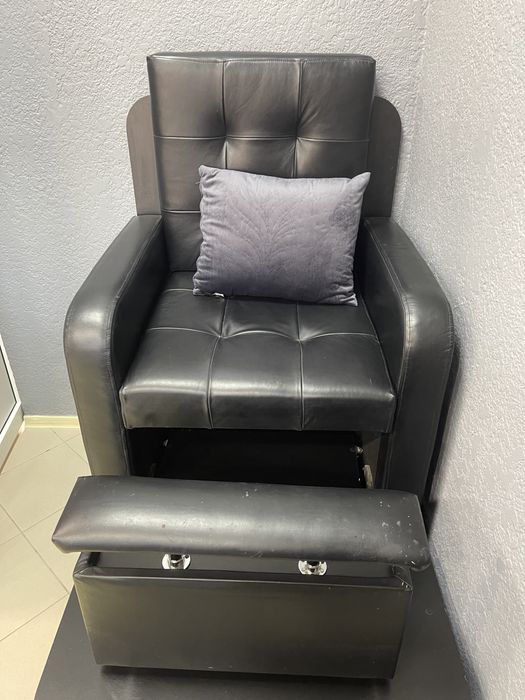 Педикюрне крісло з піддоном