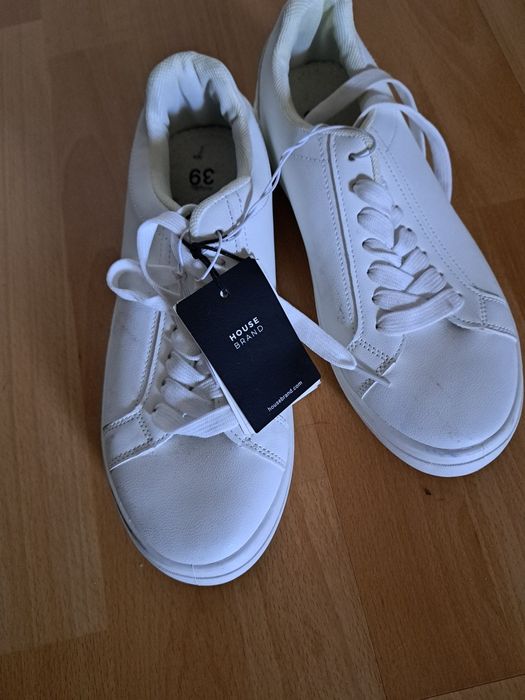 Snickersy 39 House  nowe, męskie