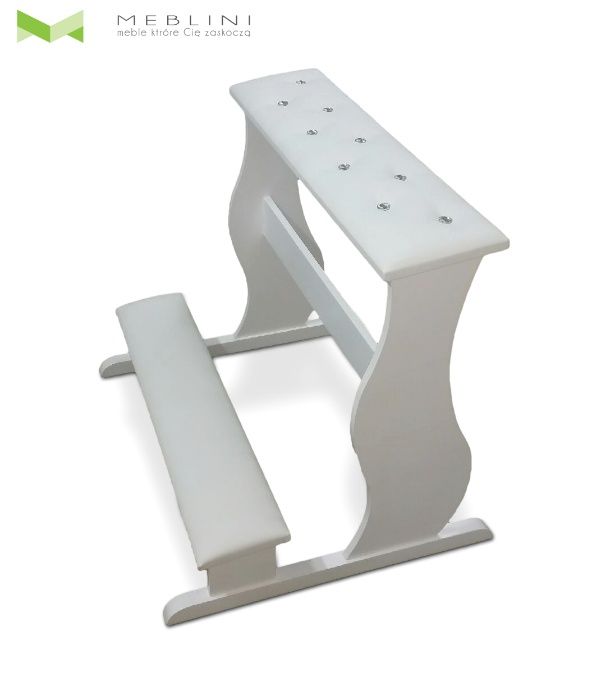 Meble ślubne biały klęcznik z 4 krzesłami pikowany