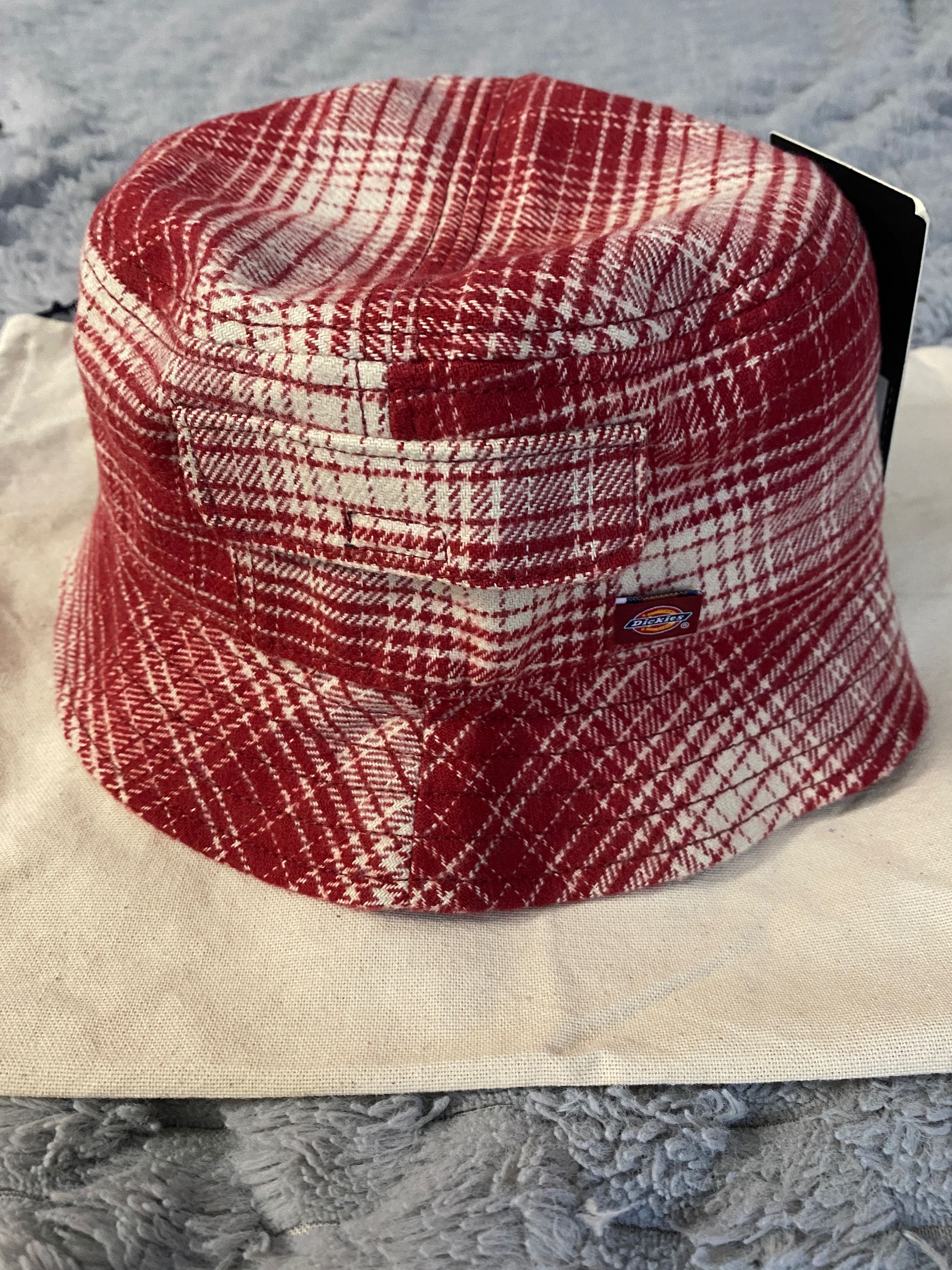 Kapelusze BUCKET HAT