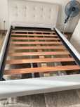 Cama casal com estrado