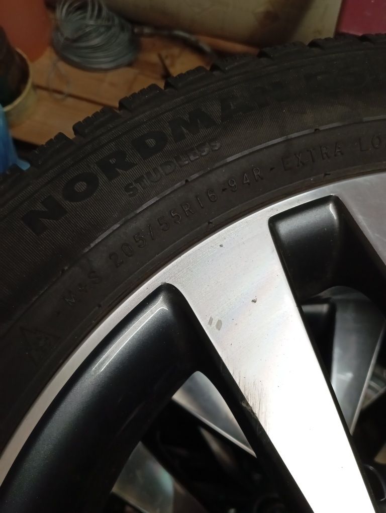 Nokian nordman ts2 , 205/55/16