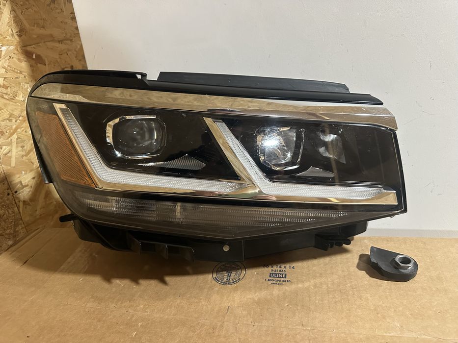 Фара права Volkswagen Atlas 2019 2021 2022 2023