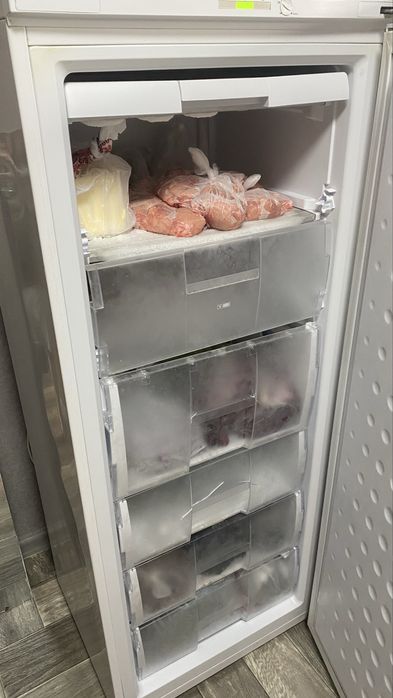Продам Морозильну камеру