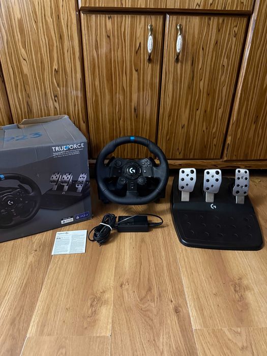 Kierownica Logitech DrivingForce G923 PS4/PS5/PC - Oryginalne Pudełko