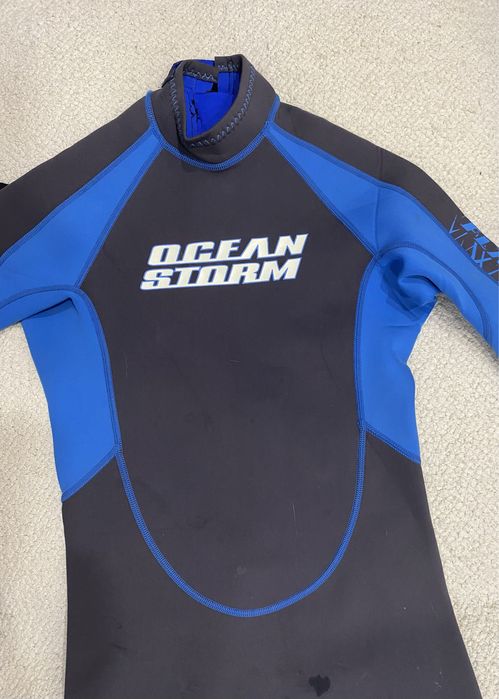 Гидрокостюм для плаванья