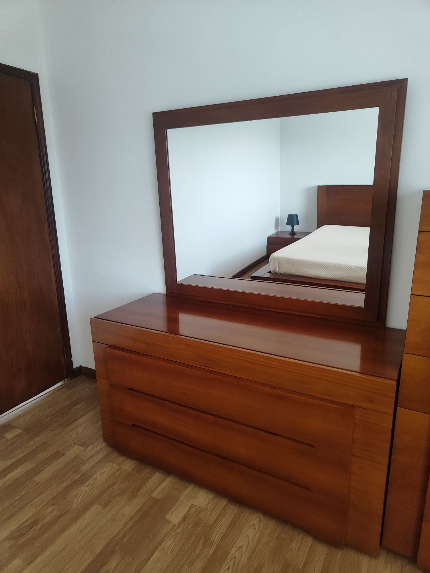 Quarto de Casal Usado Completo