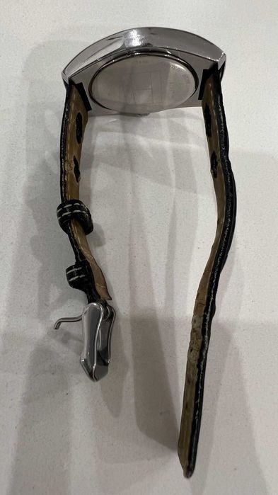 relógio Tommy Hilfiger com bracelete de couro