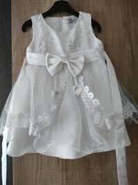 Biała sukienka 12 miesięcy