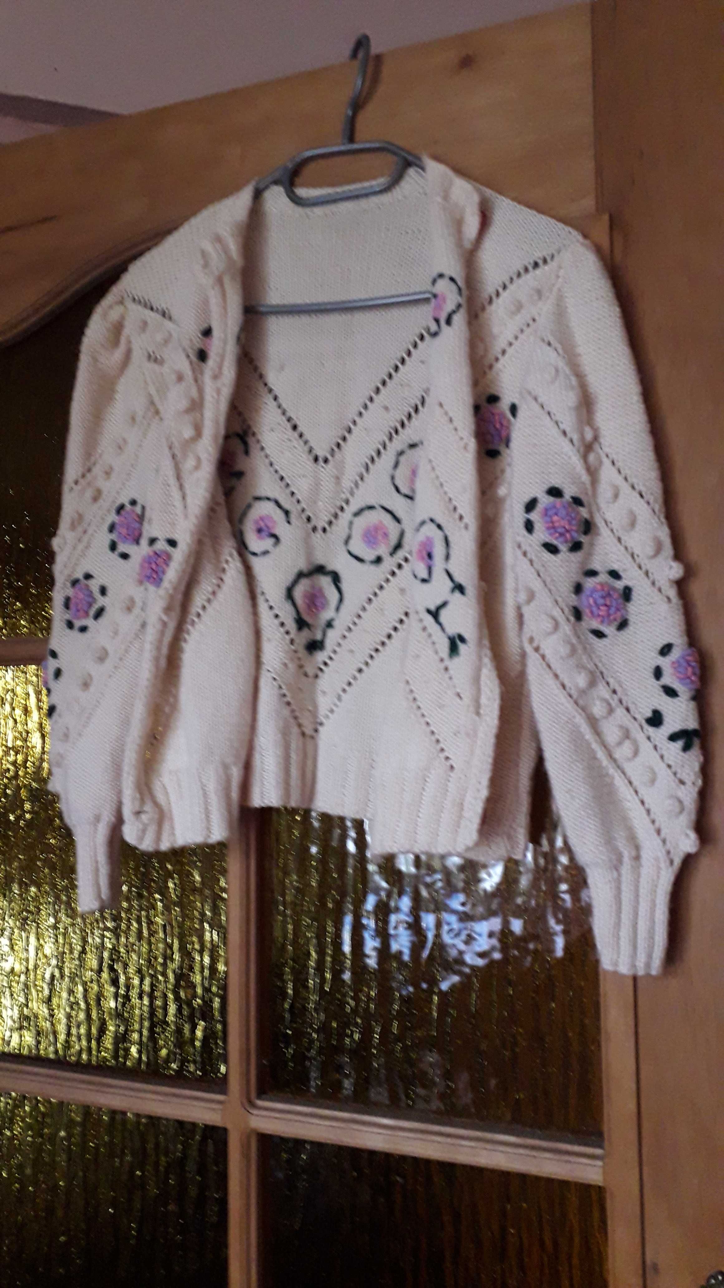 sweterek wełniany ręcznie robiony dla dziewczynki roz. 146- 158