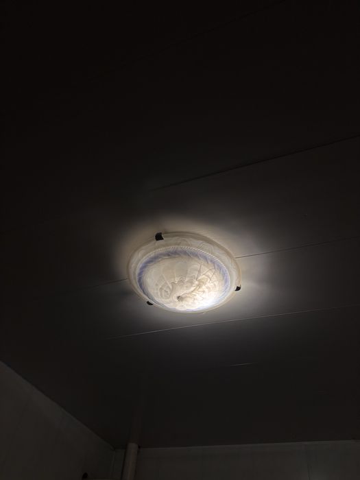 Люстри, бра, освітлення